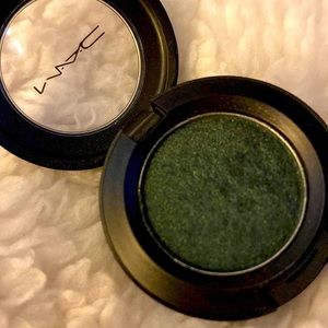 MAC EYESHADOW THAT’S SHOW BIZ BABY FROST #NWT